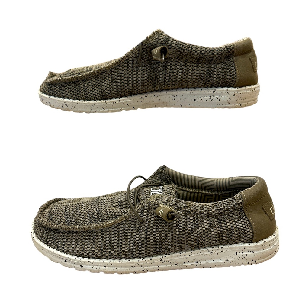 Hey Dude Wally Sox Brown Tan Mens Slip on Loafer Size 8 (Good Condition)